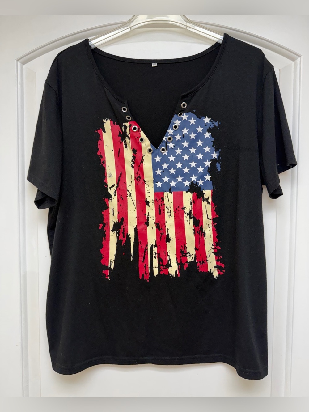 980: Black Short-Sleeve Tee with Distressed American Flag Graphic - 2XL